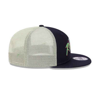 Boston Red Sox Glow-In-The-Dark 9FIFTY Trucker Hat